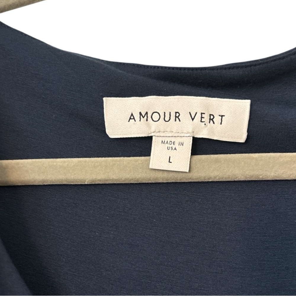 Amour Vert Simone Dream Knit V-Neck Sleeveless Wrap Top in Navy Blue Size Large - Picture 3 of 5